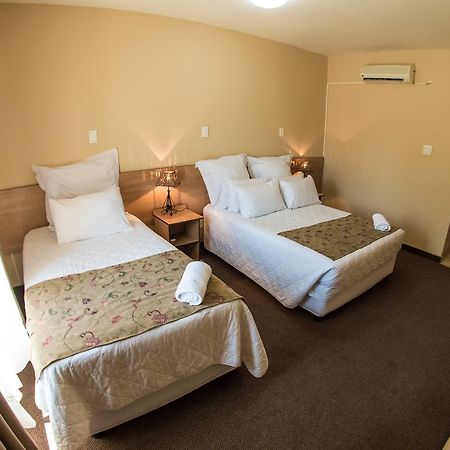 Airport Hotel Kimberley Eksteriør bilde
