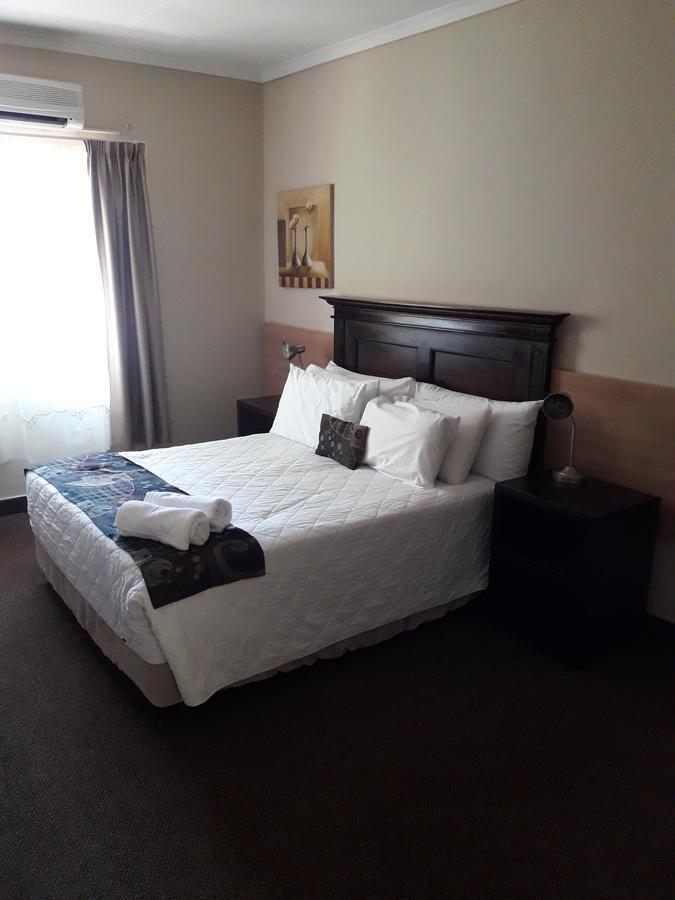 Airport Hotel Kimberley Eksteriør bilde